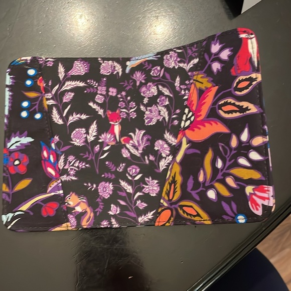 Vera Bradley passport case - Picture 3 of 3